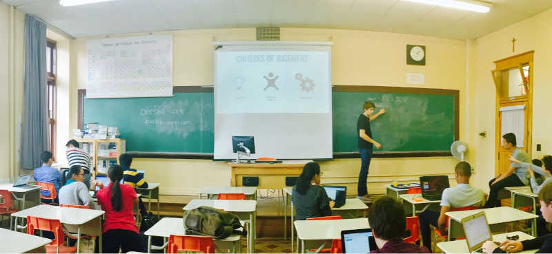 Un midi au club d’informatique avec Justin L. au tableau